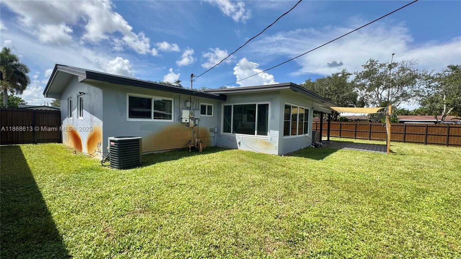 Small Image of 8891 NORTH WEST 11TH ST, Pembroke Pines Number 28