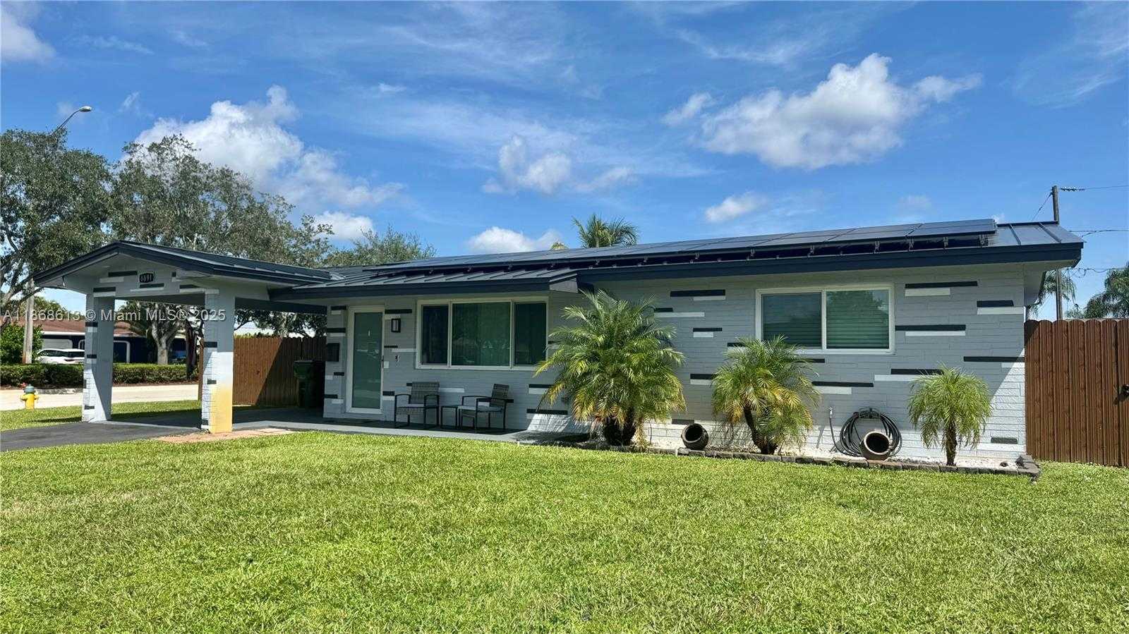Small Image of 8891 NORTH WEST 11TH ST, Pembroke Pines Number 35
