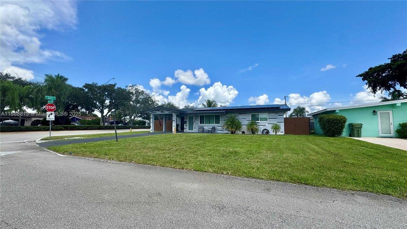 Small Image of 8891 NORTH WEST 11TH ST, Pembroke Pines Number 37