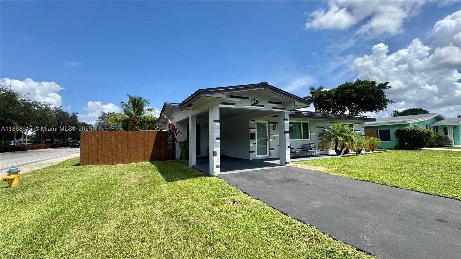Small Image of 8891 NORTH WEST 11TH ST, Pembroke Pines Number 5