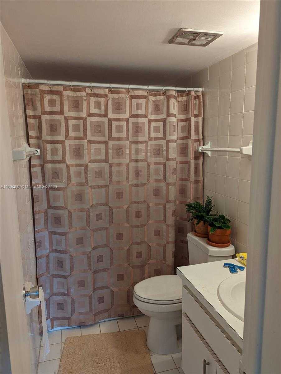 Small Image of 1205 MARIPOSA AVE #409, Coral Gables Number 3