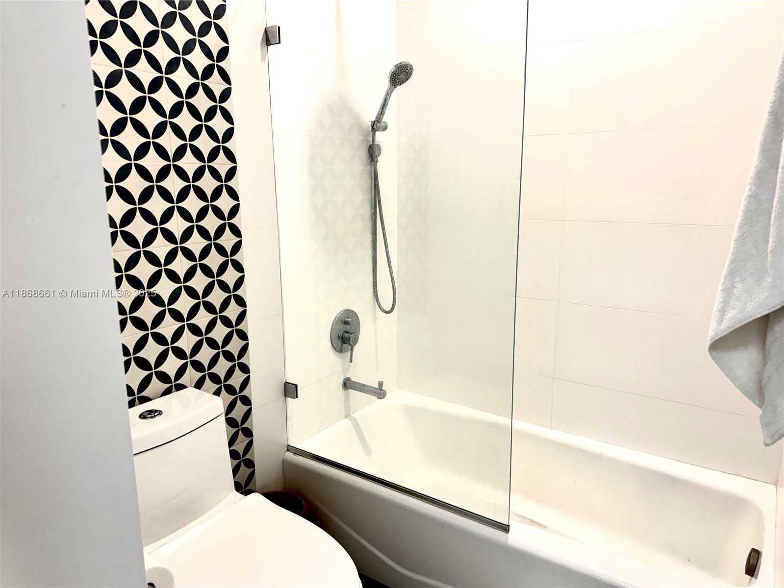 Small Image of 3553 MAGELLAN CIR #318-1, Aventura Number 16