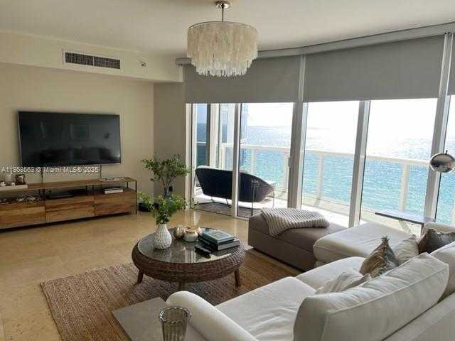 Small Image of 17201 COLLINS AVE #1405, Sunny Isles Beach Number 4