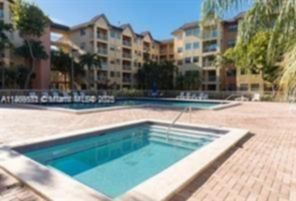 Small Image of 8290 LAKE DR #421, Doral Number 20