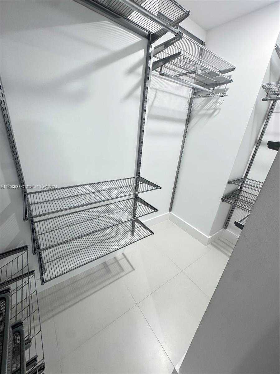 Small Image of 60 SOUTH WEST 13TH ST #2606, Miami Number 15