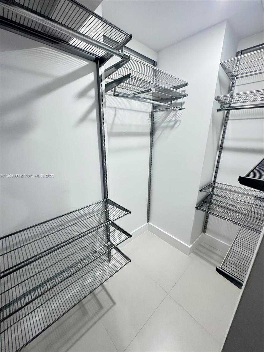 Small Image of 60 SOUTH WEST 13TH ST #2606, Miami Number 7