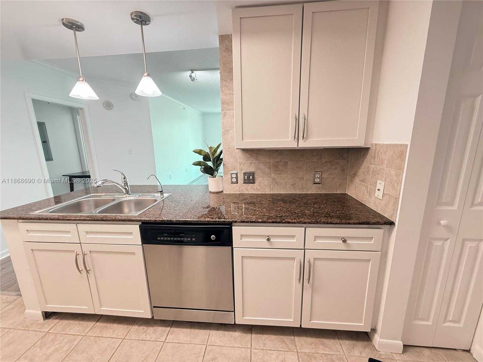 Small Image of 2000 NORTH BAYSHORE DR #218, Miami Number 2
