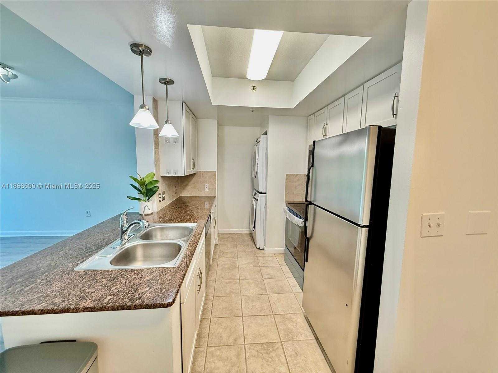 Small Image of 2000 NORTH BAYSHORE DR #218, Miami Number 20