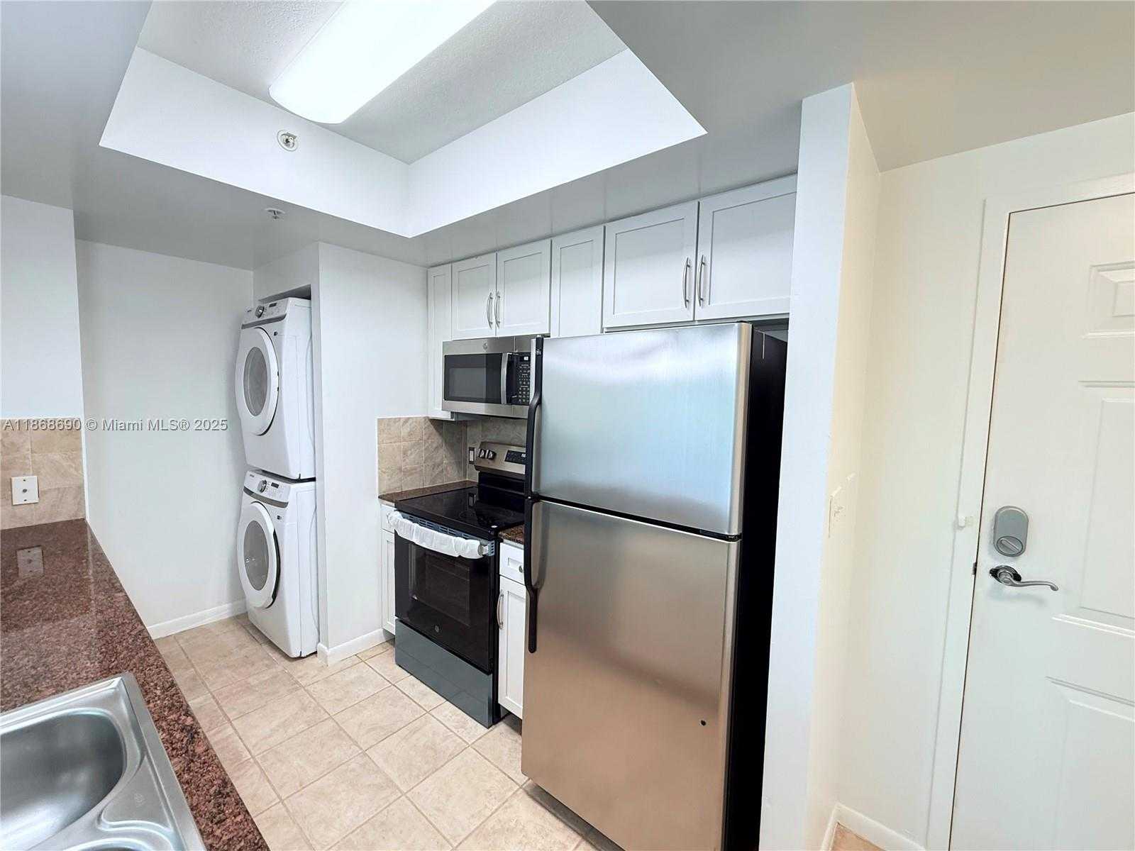 Small Image of 2000 NORTH BAYSHORE DR #218, Miami Number 21