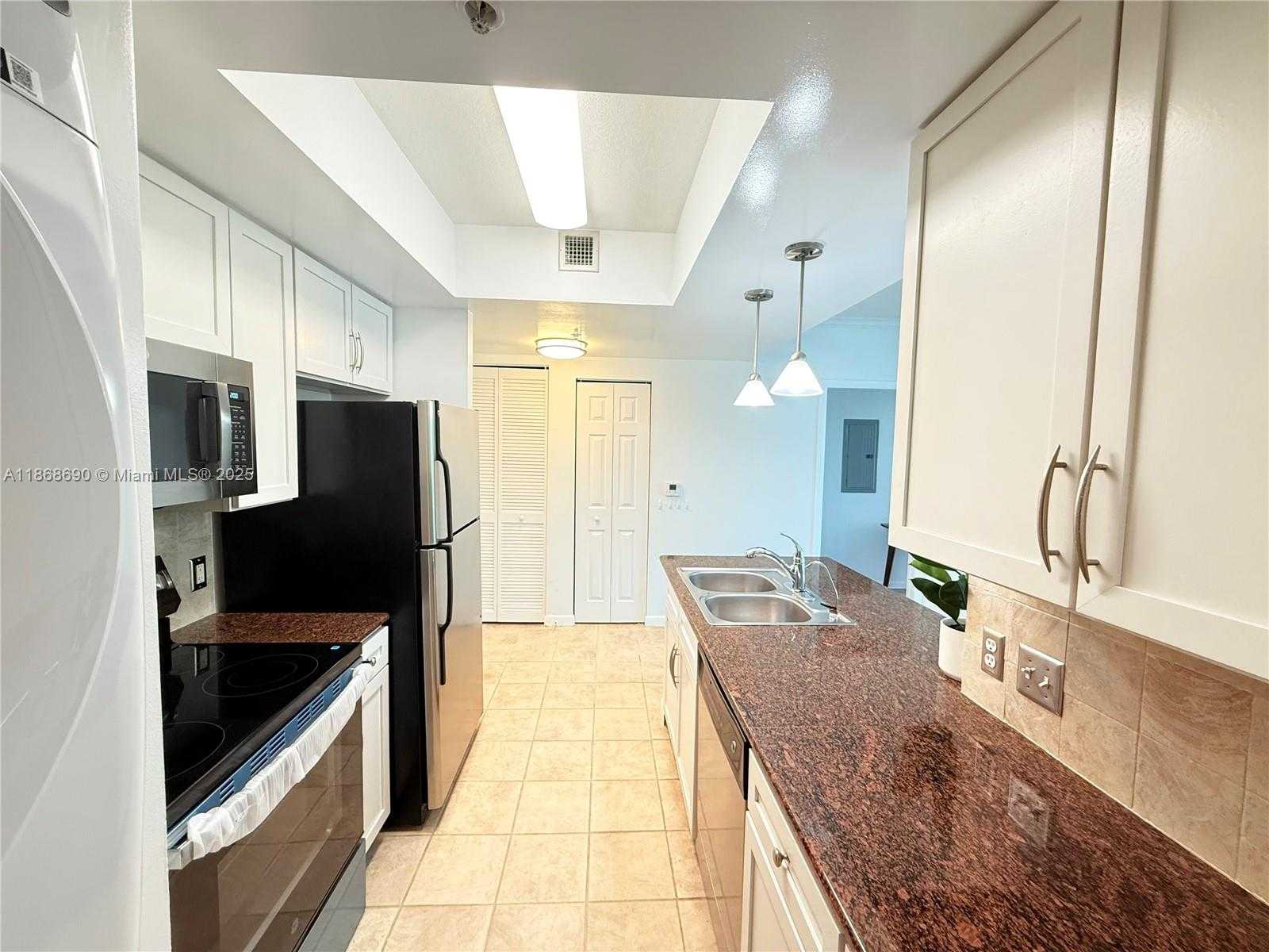 Small Image of 2000 NORTH BAYSHORE DR #218, Miami Number 5
