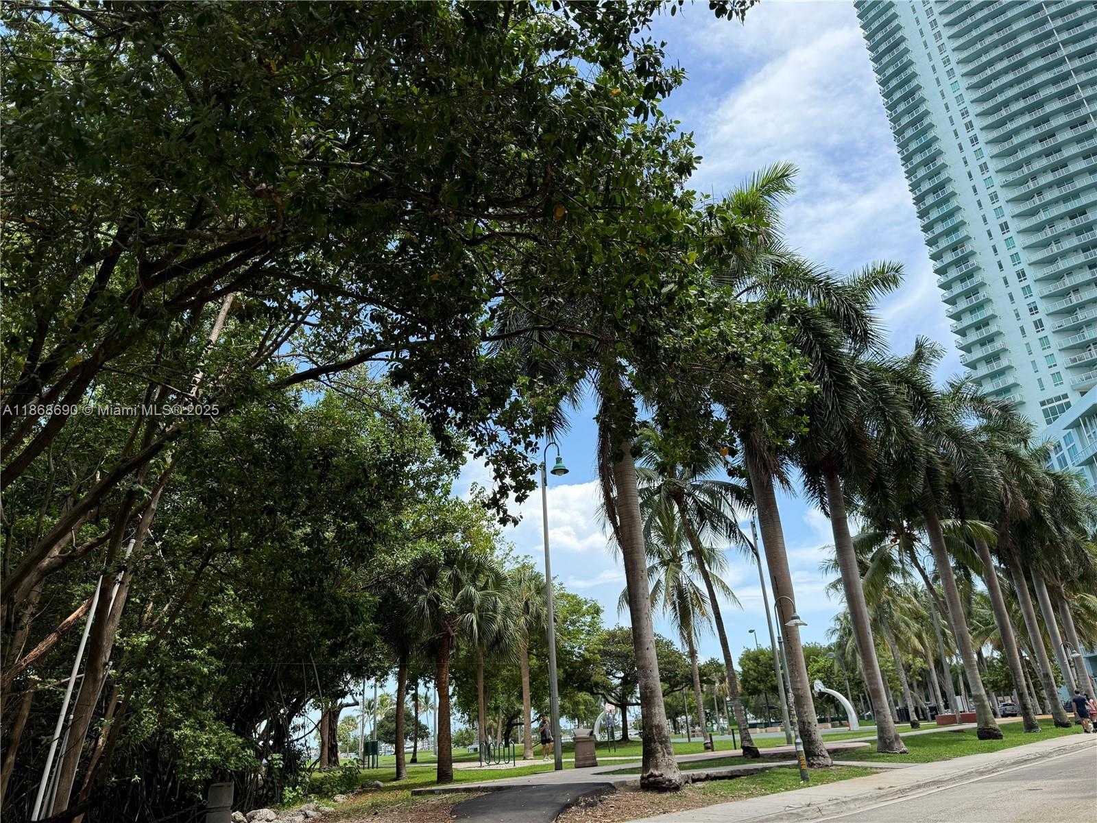 Small Image of 2000 NORTH BAYSHORE DR #218, Miami Number 58
