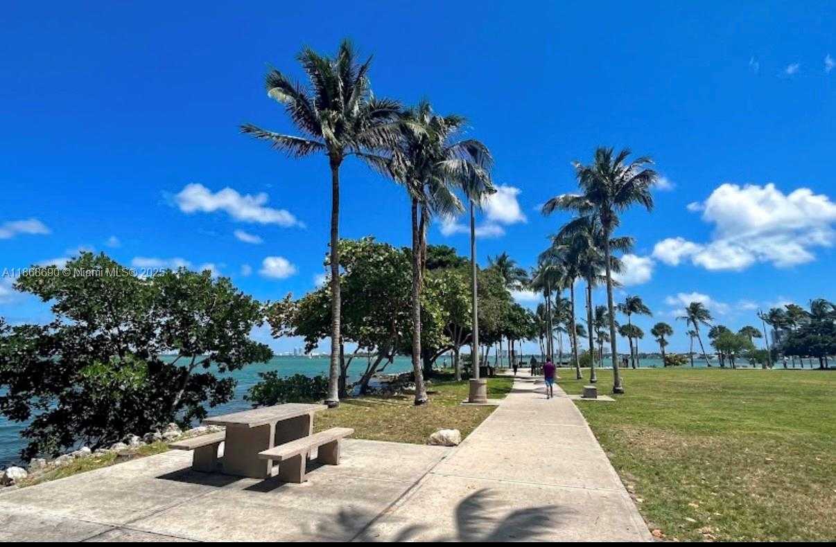 Small Image of 2000 NORTH BAYSHORE DR #218, Miami Number 70