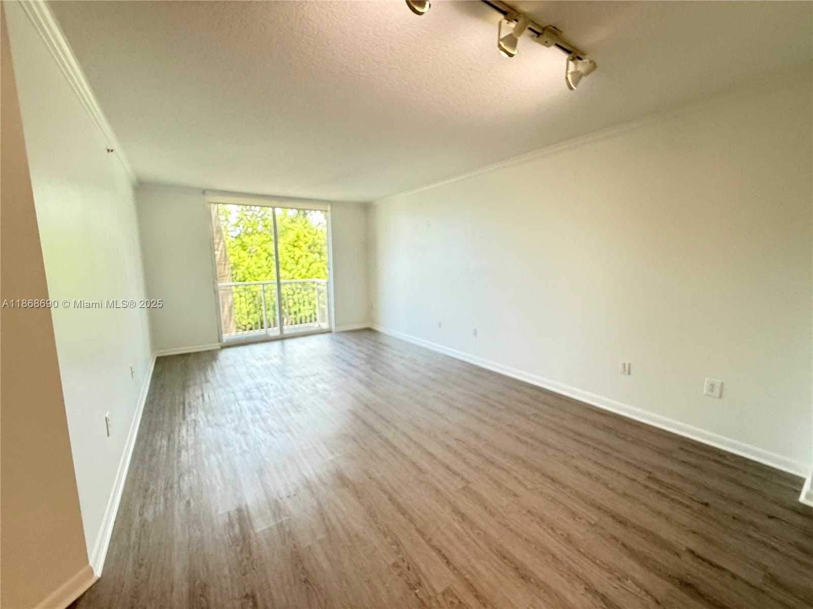 Small Image of 2000 NORTH BAYSHORE DR #218, Miami Number 8