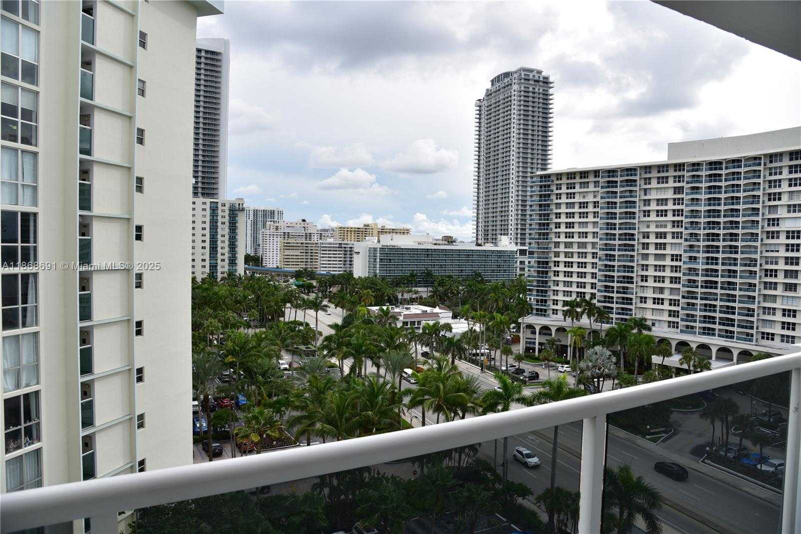 Small Image of 3725 SOUTH OCEAN DR #1022, Hollywood Number 3