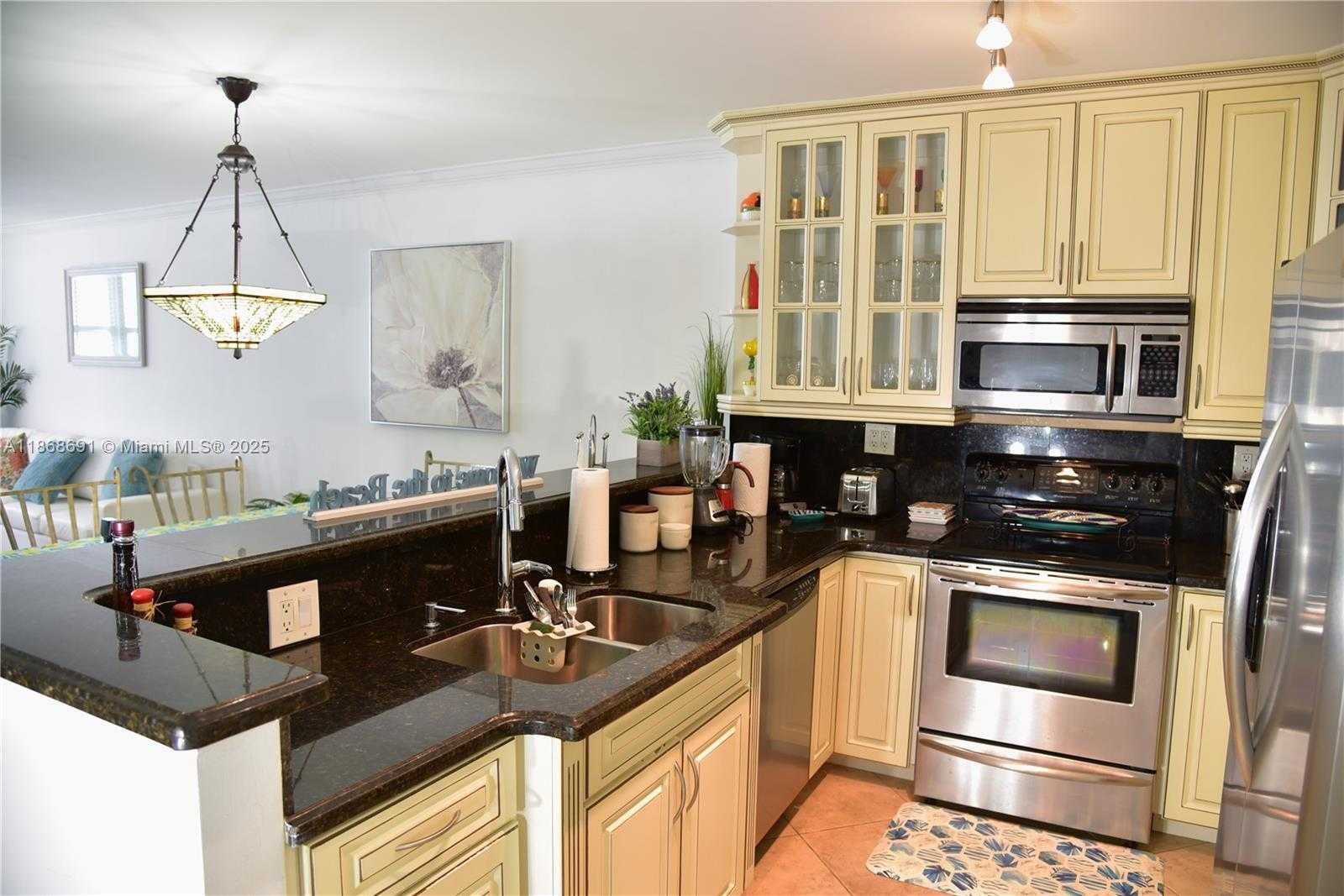 Small Image of 3725 SOUTH OCEAN DR #1022, Hollywood Number 4
