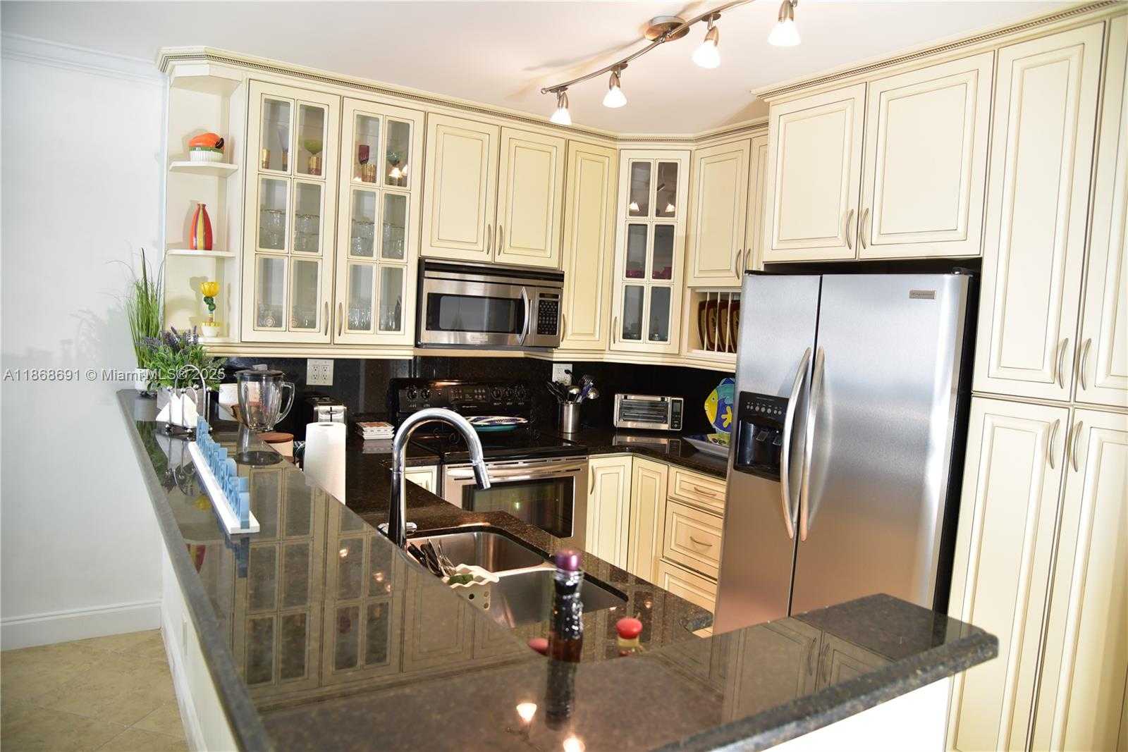 Small Image of 3725 SOUTH OCEAN DR #1022, Hollywood Number 5
