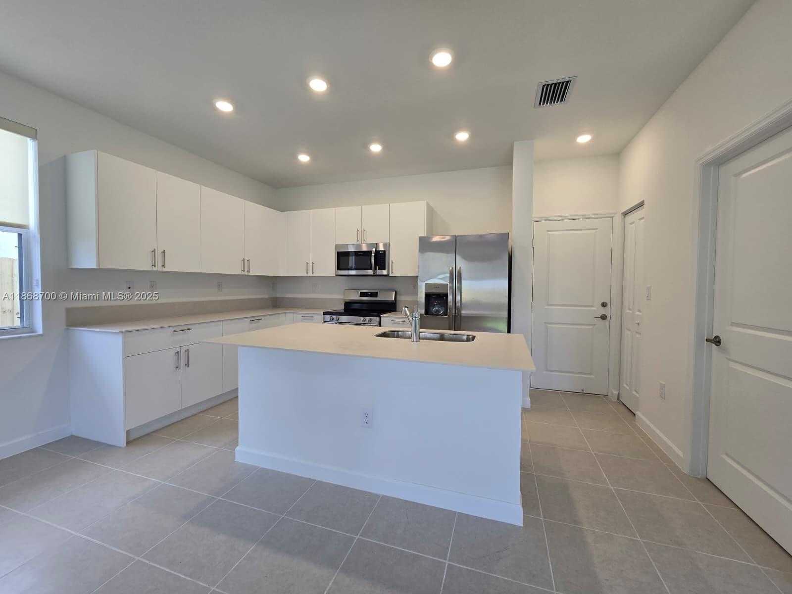 Small Image of 2670 SOUTH EAST 24TH CT, Homestead Number 6