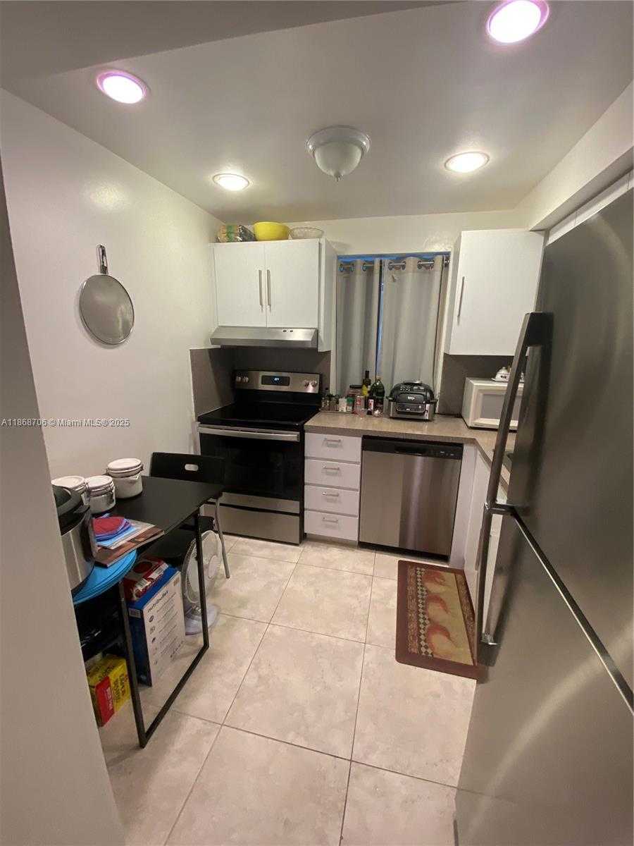 Small Image of 200 177TH DR #216, Sunny Isles Beach Number 10
