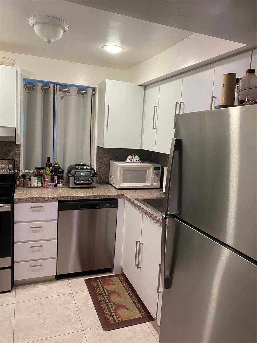 Small Image of 200 177TH DR #216, Sunny Isles Beach Number 11