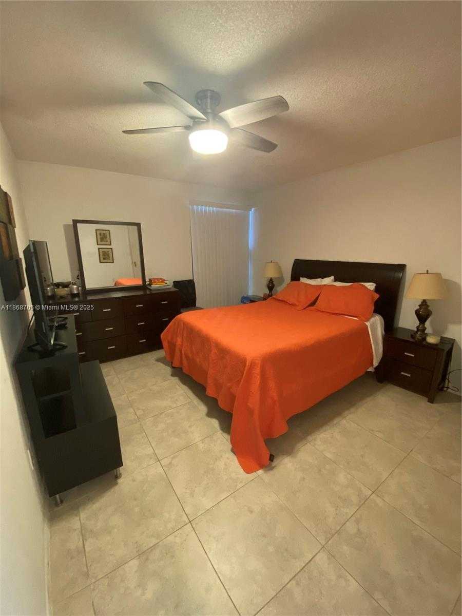 Small Image of 200 177TH DR #216, Sunny Isles Beach Number 14