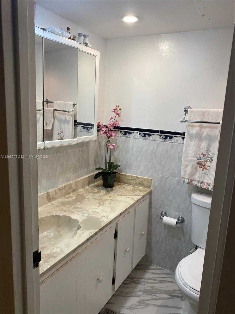 Small Image of 200 177TH DR #216, Sunny Isles Beach Number 15