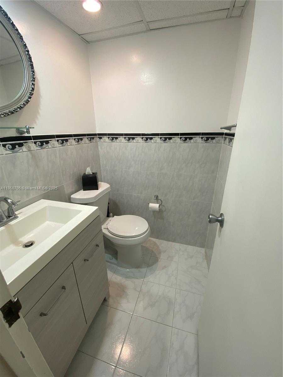 Small Image of 200 177TH DR #216, Sunny Isles Beach Number 17
