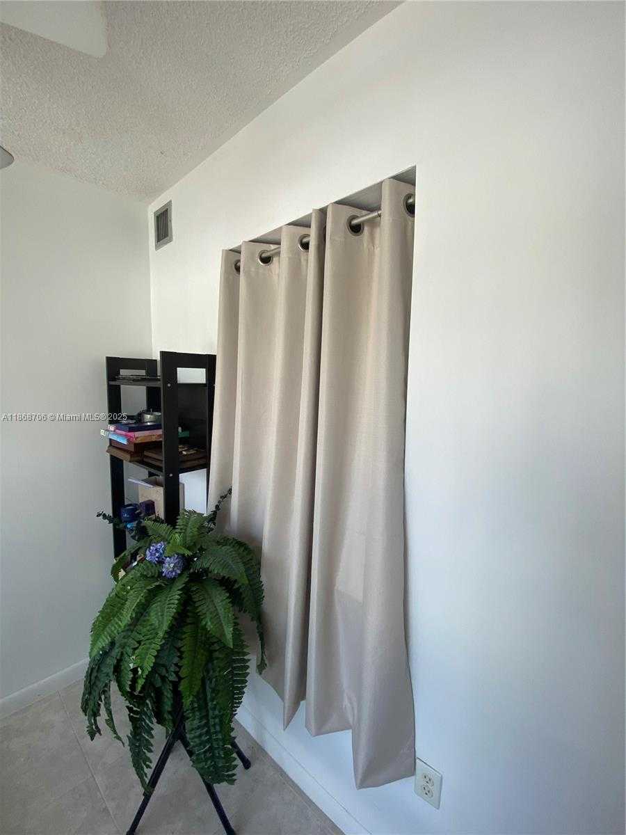 Small Image of 200 177TH DR #216, Sunny Isles Beach Number 18