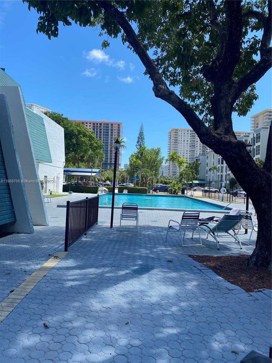 Small Image of 200 177TH DR #216, Sunny Isles Beach Number 4