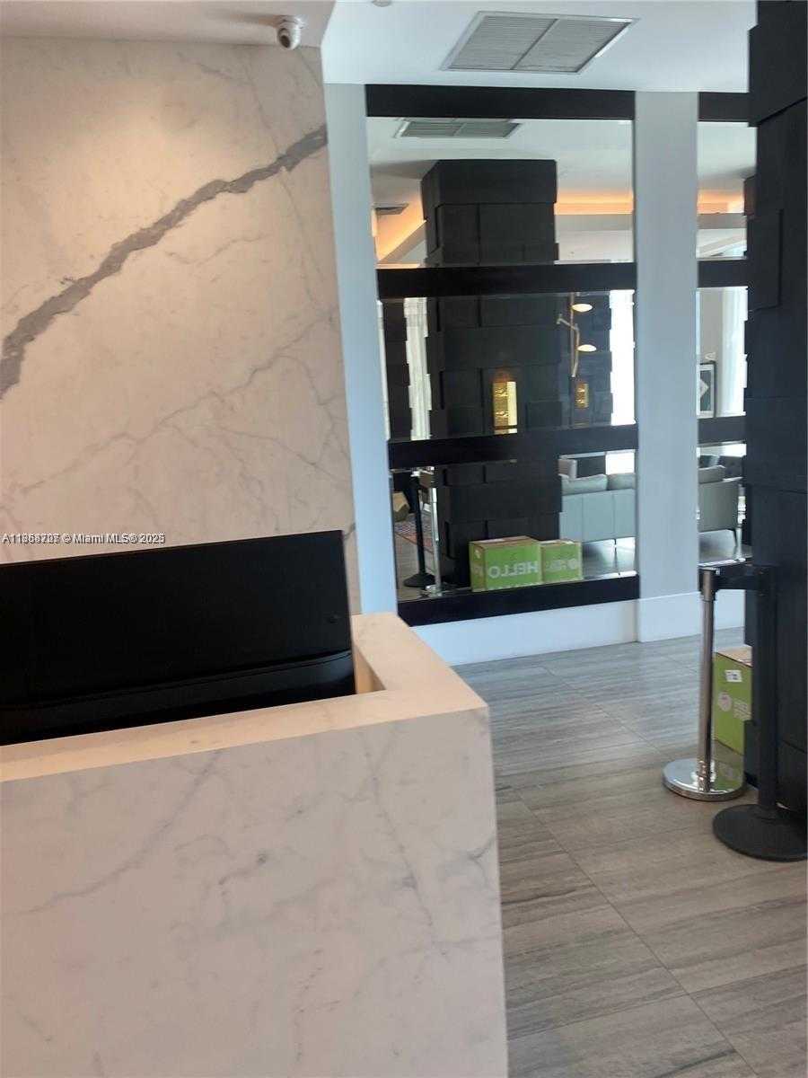 Small Image of Hollywood Number 20