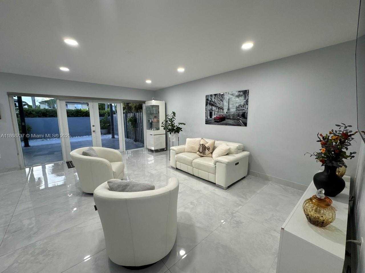 Small Image of 9368 SOUTH WEST 146TH PL, Miami Number 10