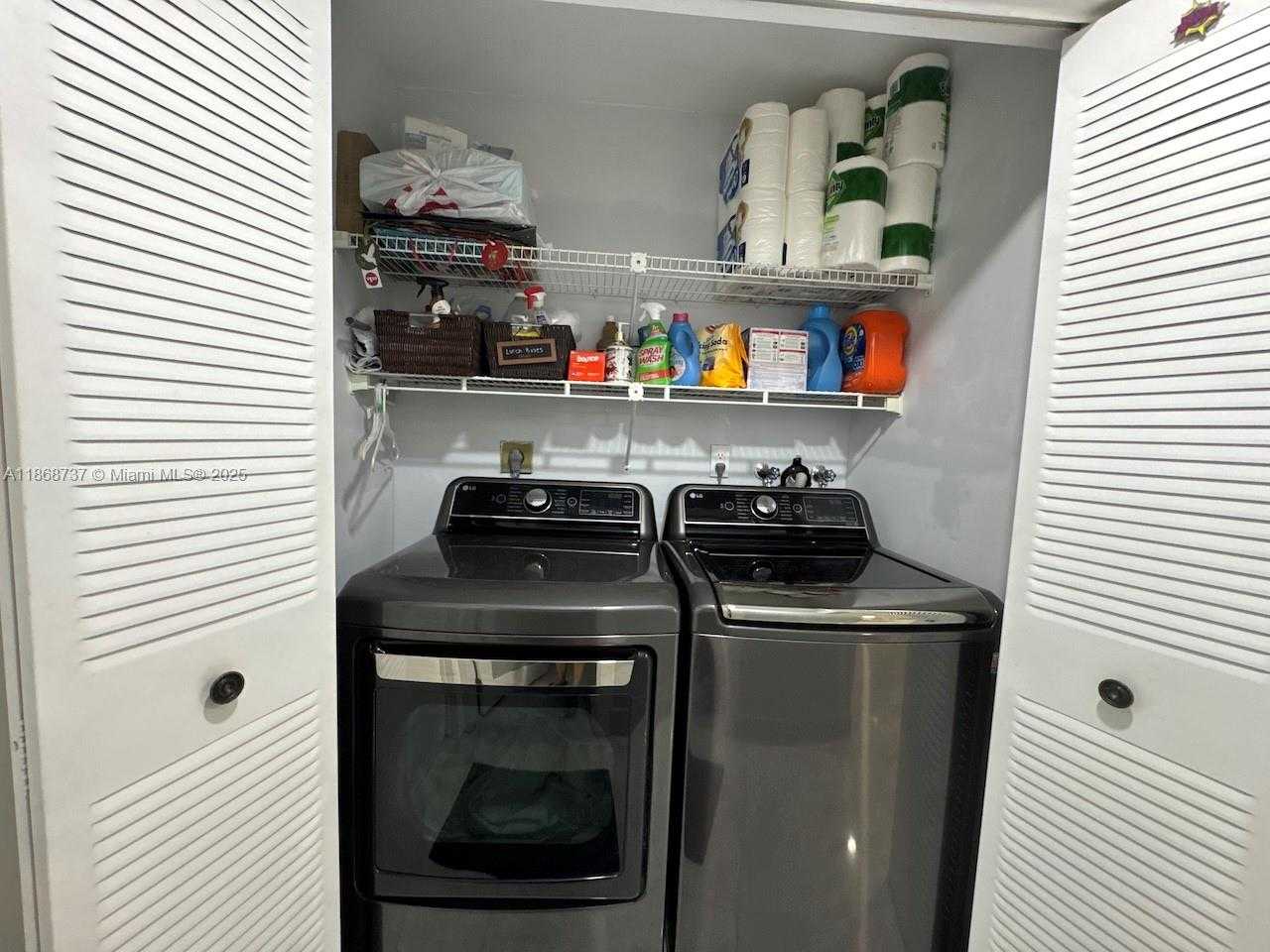 Small Image of 9368 SOUTH WEST 146TH PL, Miami Number 17