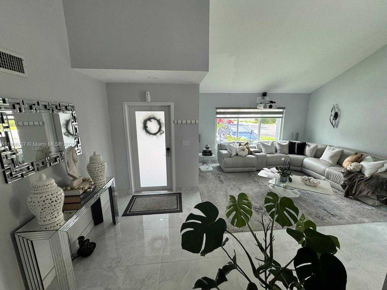 Small Image of 9368 SOUTH WEST 146TH PL, Miami Number 19