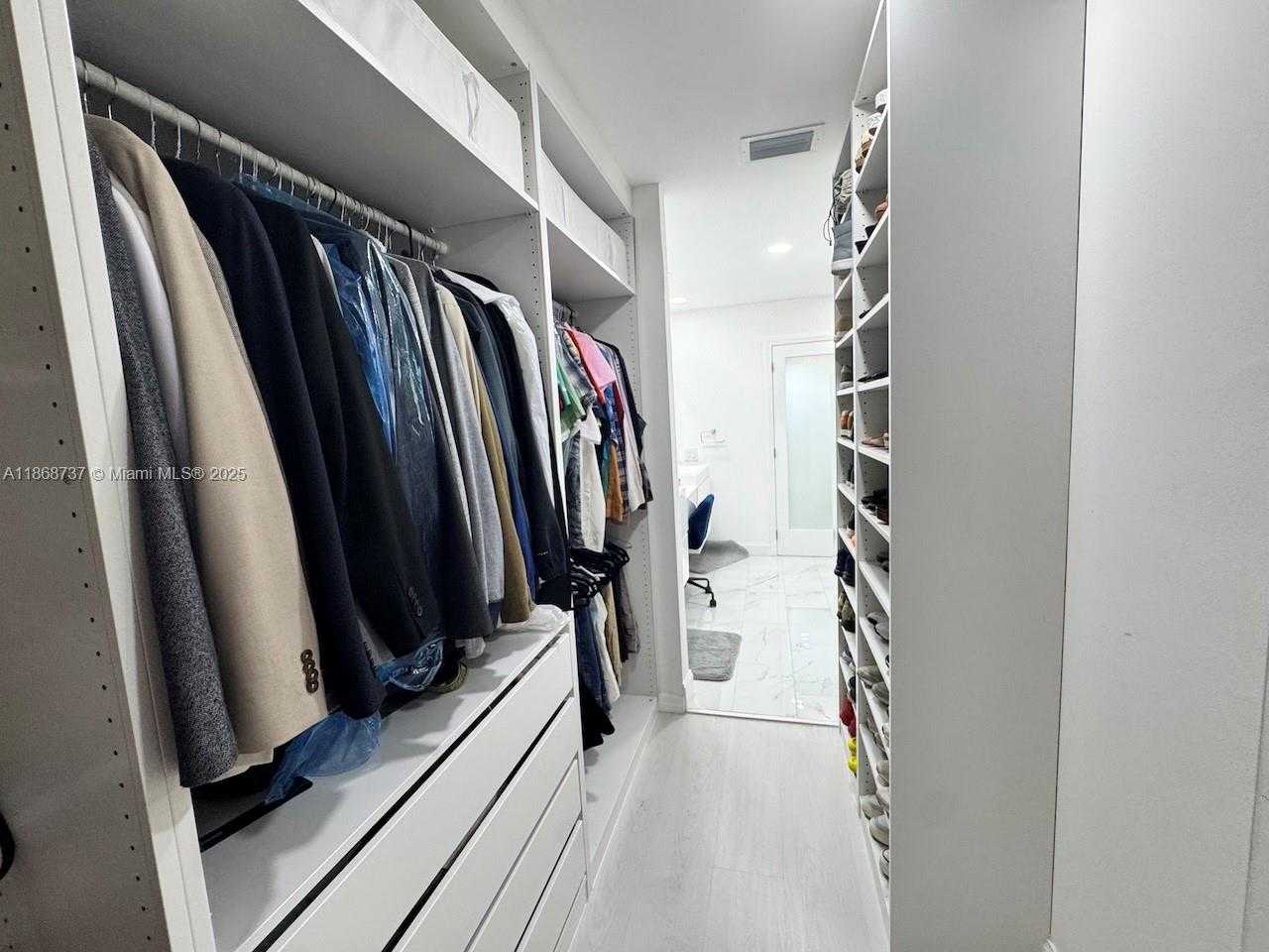 Small Image of 9368 SOUTH WEST 146TH PL, Miami Number 25