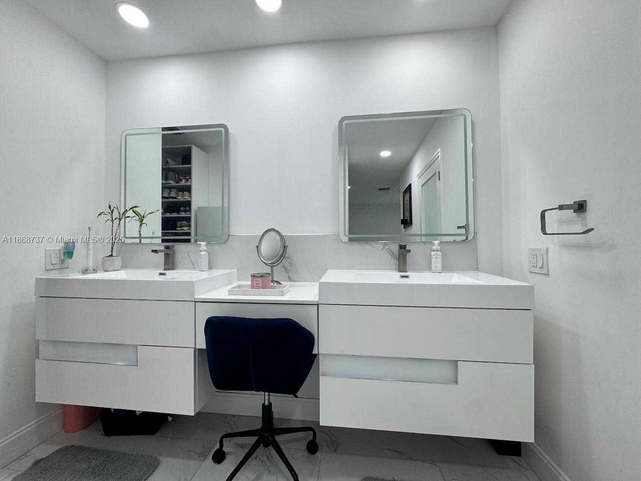 Small Image of 9368 SOUTH WEST 146TH PL, Miami Number 28