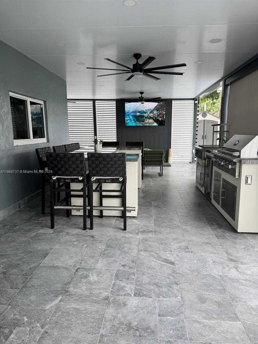 Small Image of 9368 SOUTH WEST 146TH PL, Miami Number 30