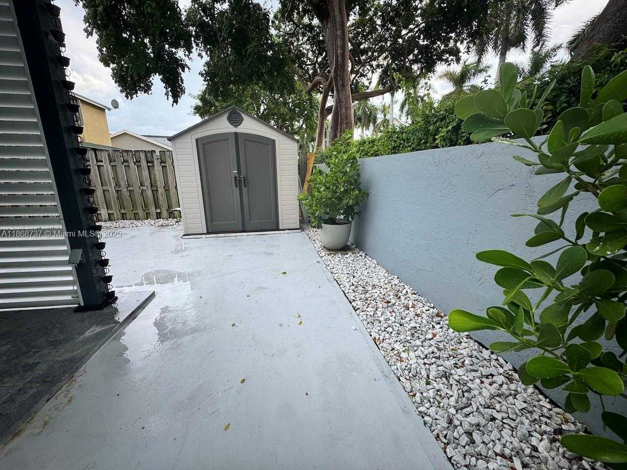 Small Image of 9368 SOUTH WEST 146TH PL, Miami Number 36