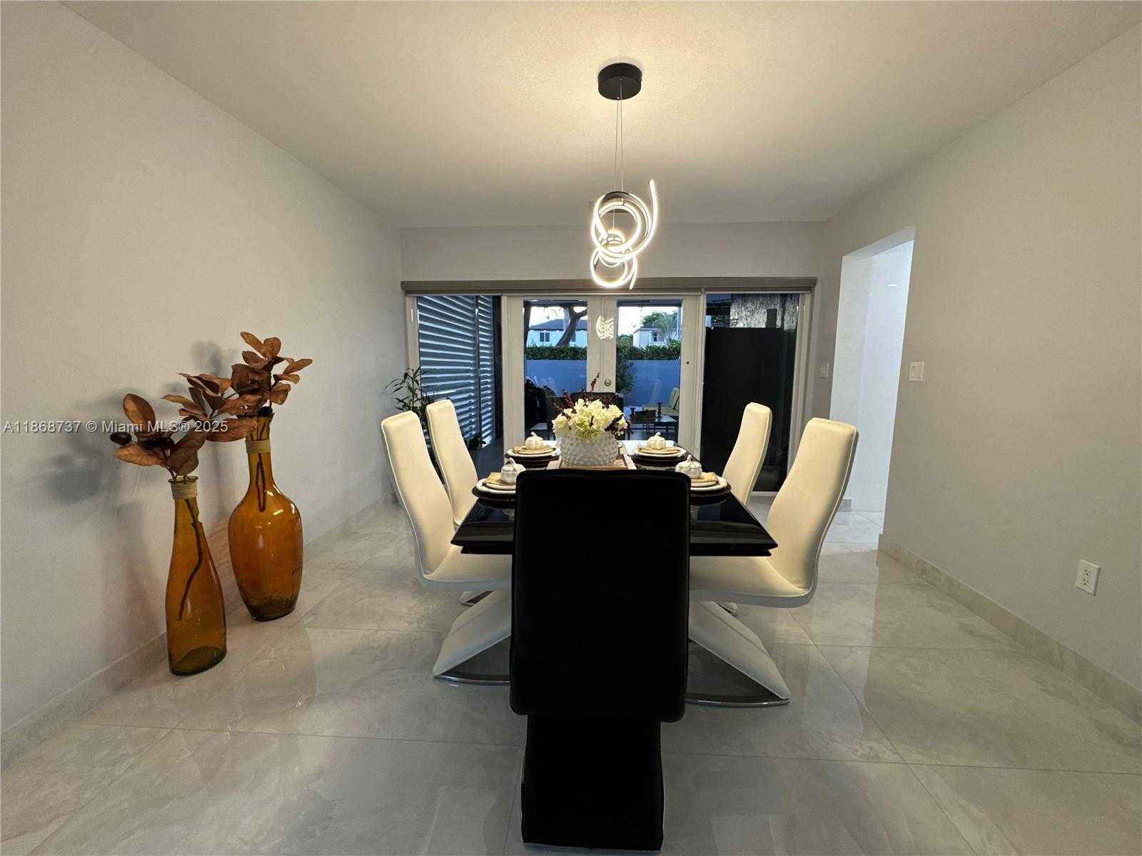 Small Image of 9368 SOUTH WEST 146TH PL, Miami Number 5
