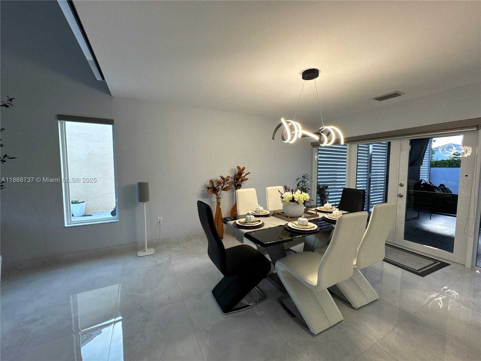 Small Image of 9368 SOUTH WEST 146TH PL, Miami Number 6