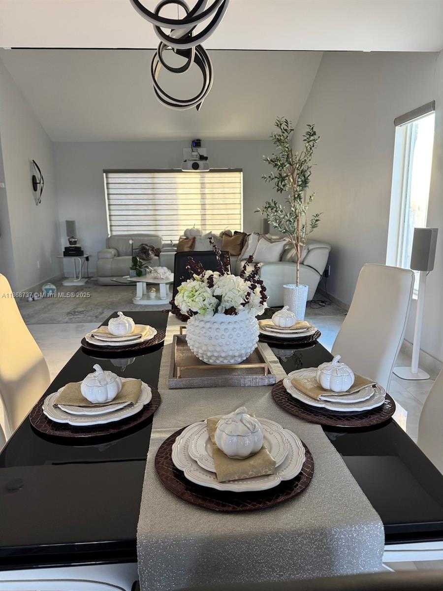 Small Image of 9368 SOUTH WEST 146TH PL, Miami Number 8