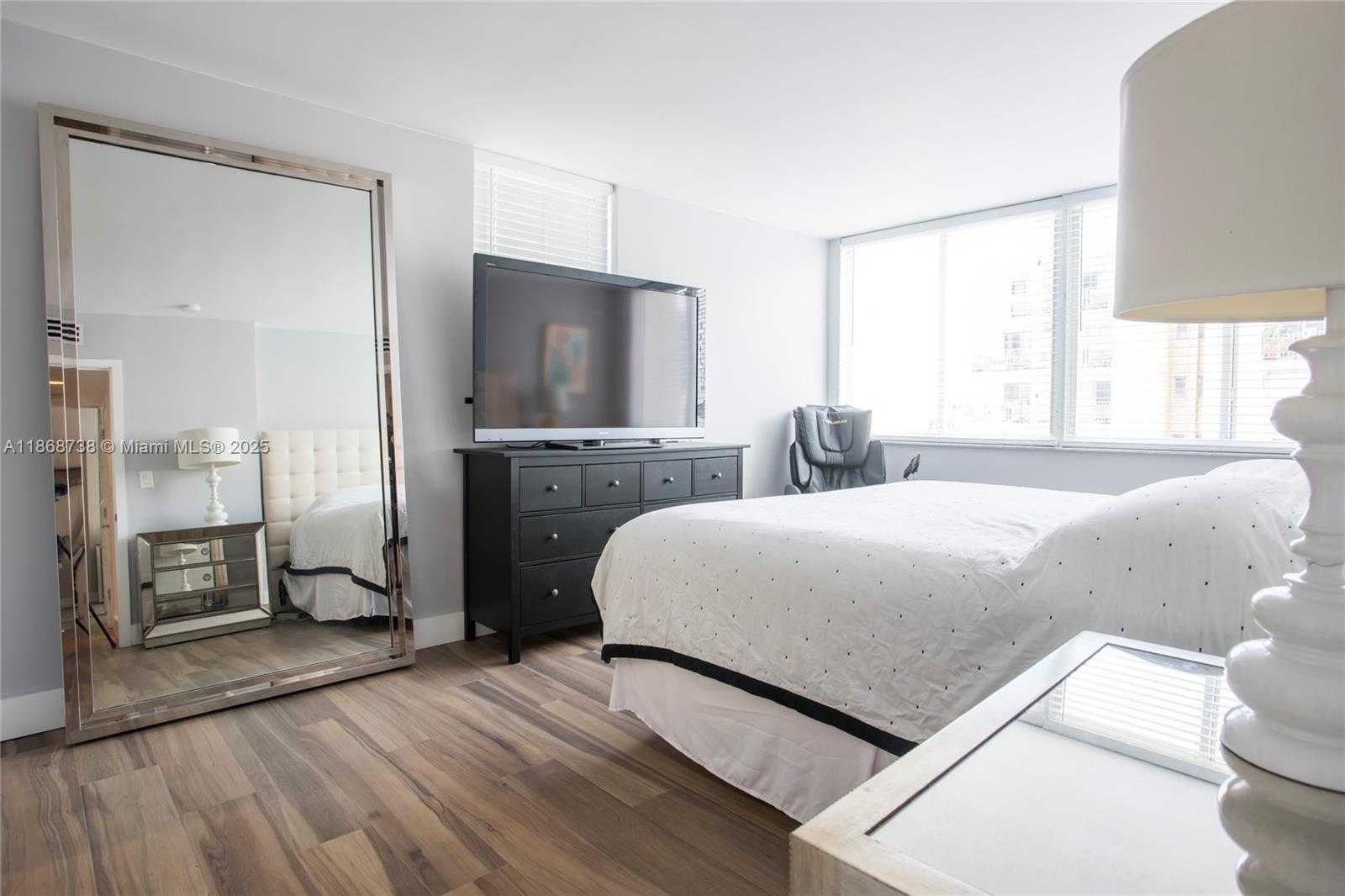 Small Image of 1345 LINCOLN RD #605, Miami Beach Number 14
