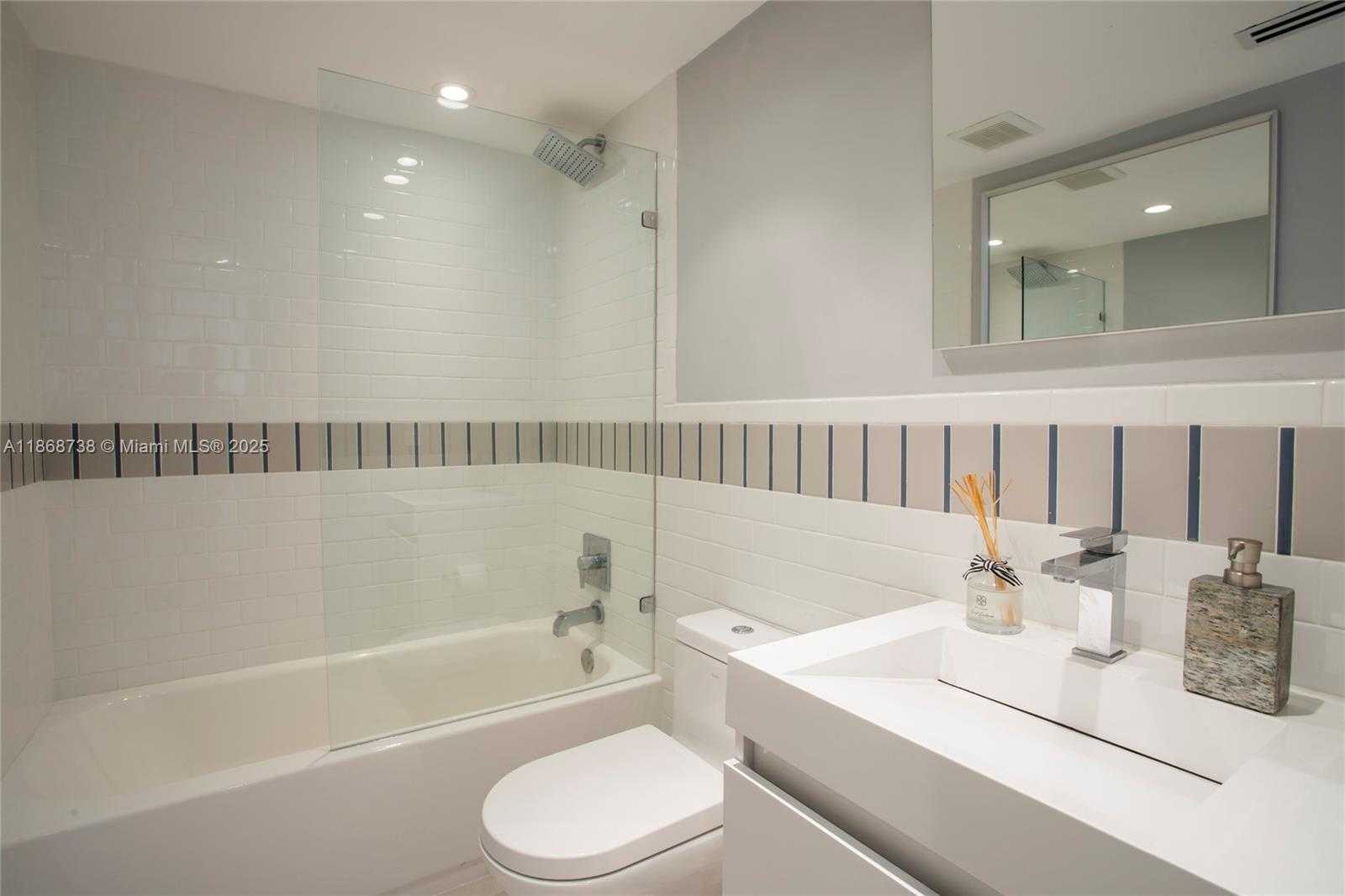 Small Image of 1345 LINCOLN RD #605, Miami Beach Number 17
