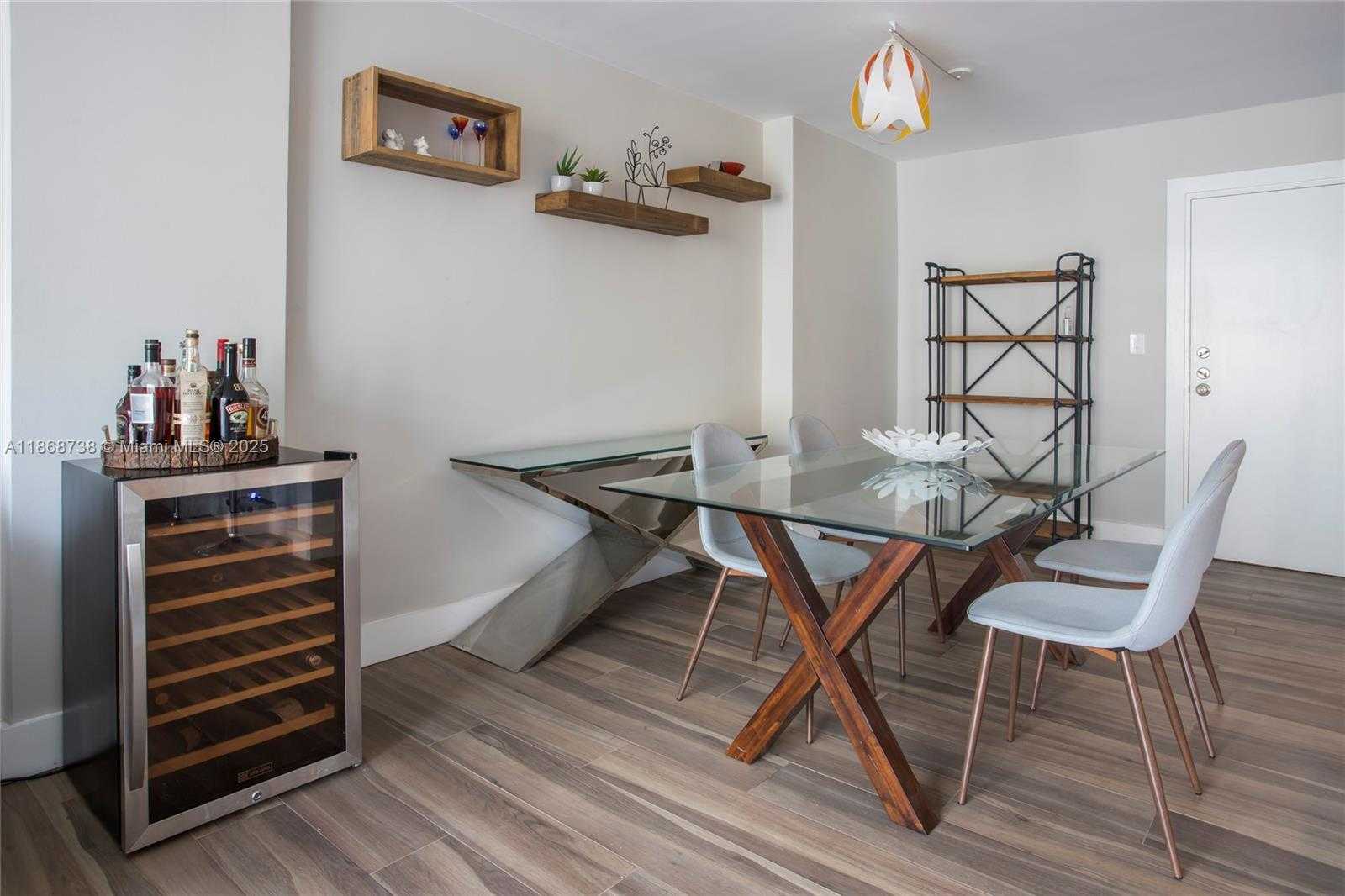 Small Image of 1345 LINCOLN RD #605, Miami Beach Number 3