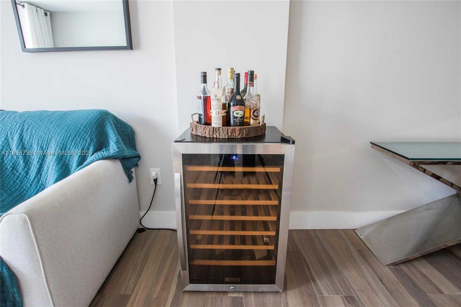 Small Image of 1345 LINCOLN RD #605, Miami Beach Number 4