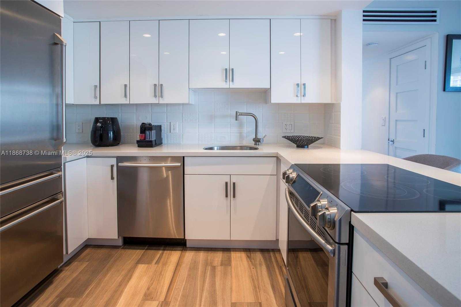 Small Image of 1345 LINCOLN RD #605, Miami Beach Number 6