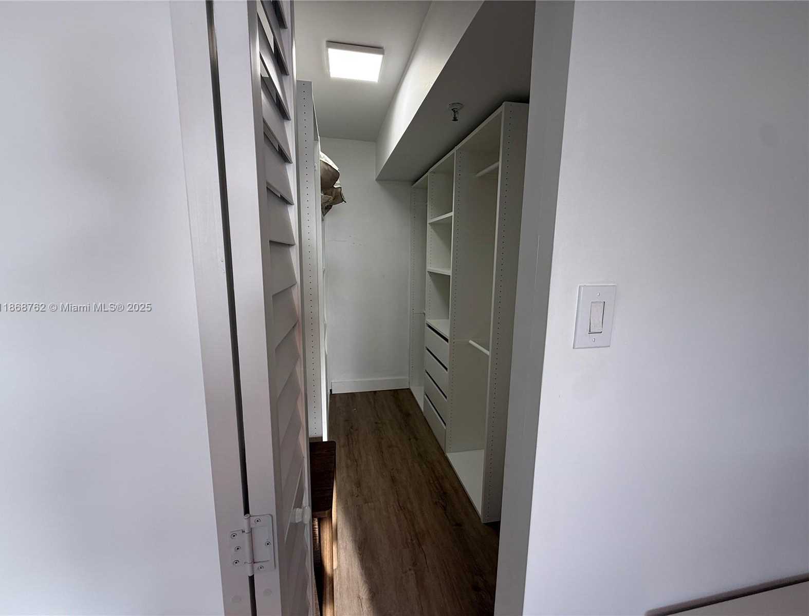 Small Image of 4301 COLLINS AVE #208, Miami Beach Number 15