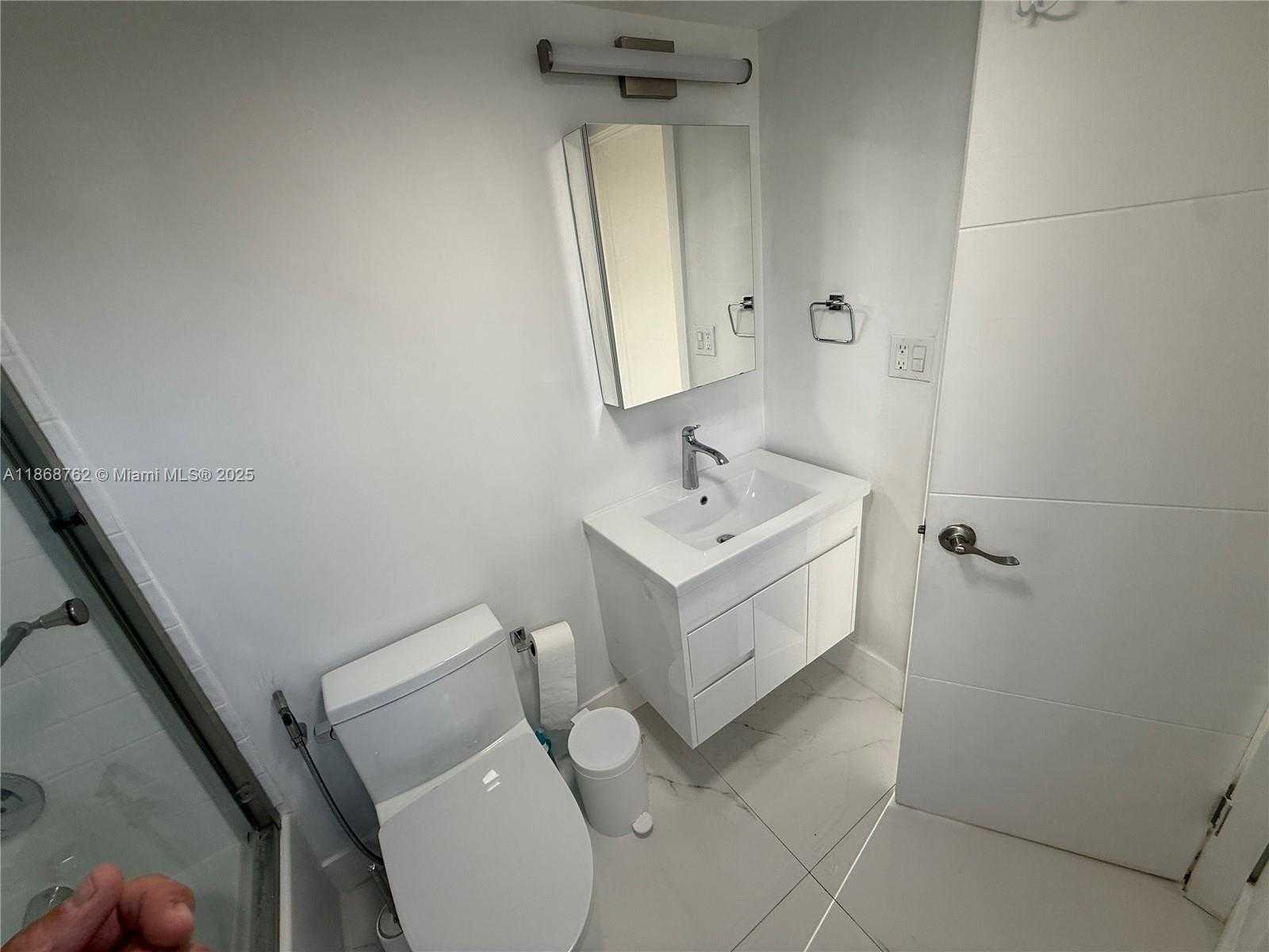 Small Image of 4301 COLLINS AVE #208, Miami Beach Number 17