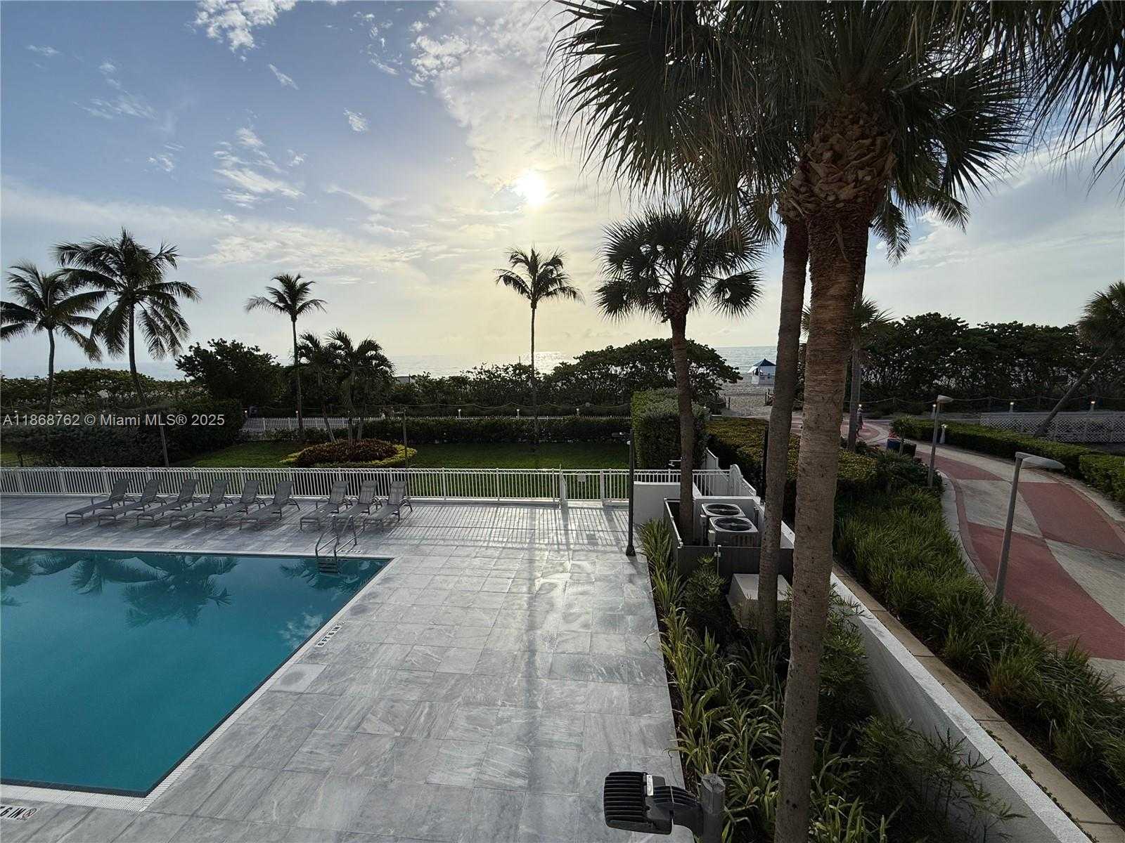 Small Image of 4301 COLLINS AVE #208, Miami Beach Number 21