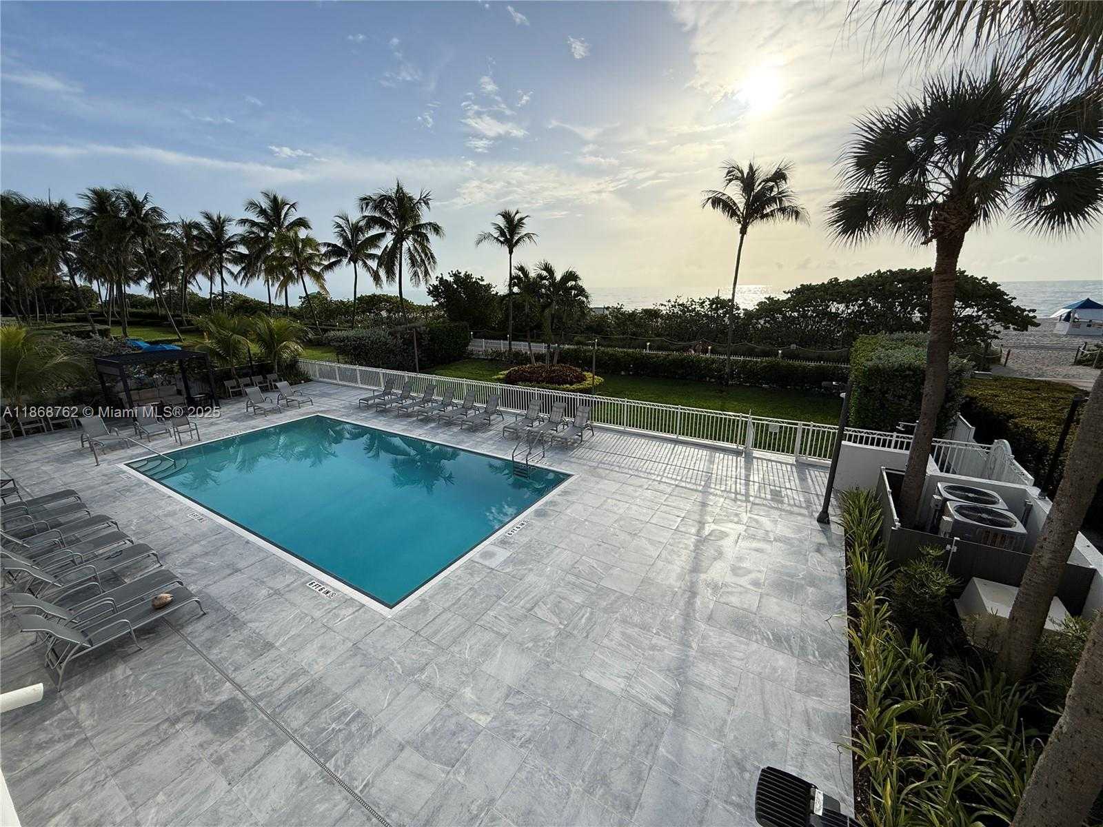 Small Image of 4301 COLLINS AVE #208, Miami Beach Number 22