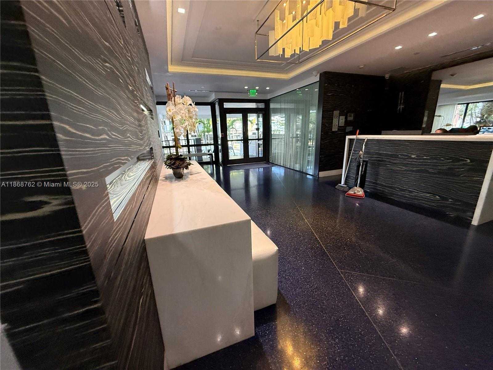 Small Image of 4301 COLLINS AVE #208, Miami Beach Number 26