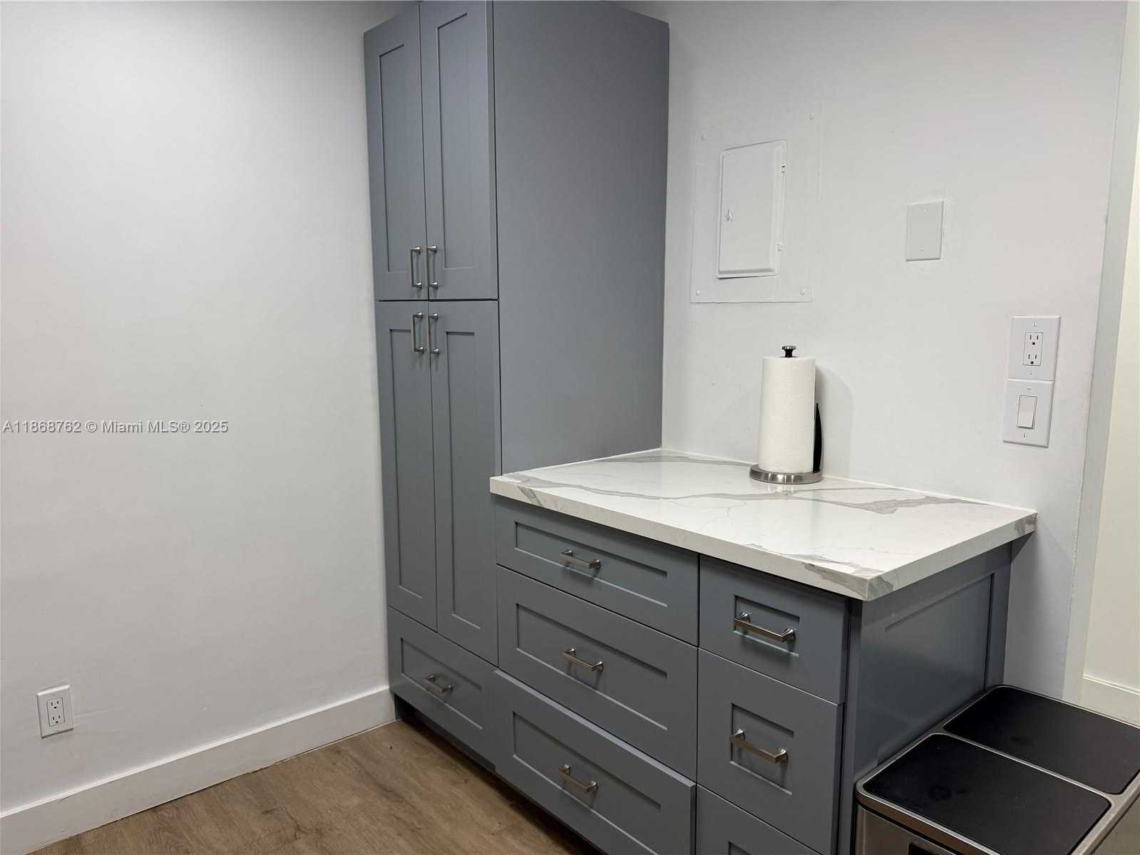 Small Image of 4301 COLLINS AVE #208, Miami Beach Number 6